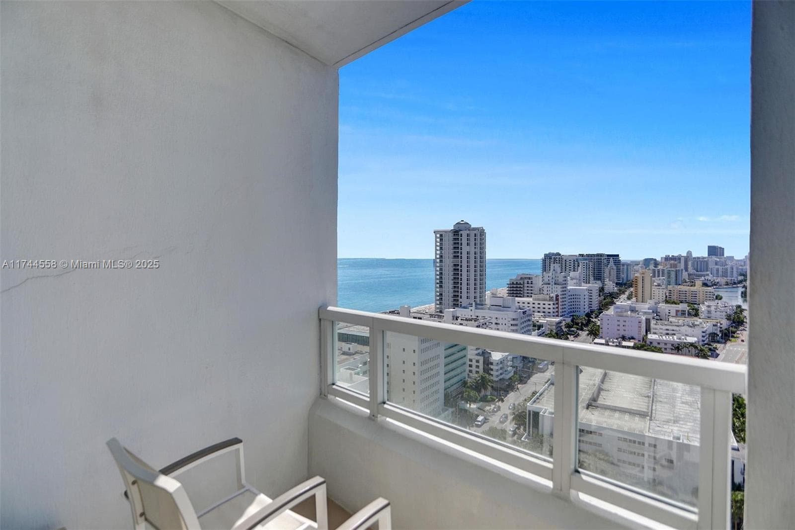 4401 Collins Ave 2114/2116 photo 18