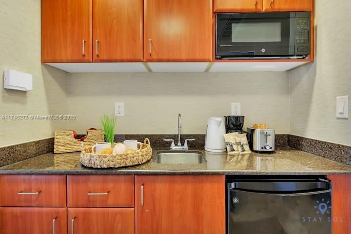 18001 Collins Ave 903 photo 15