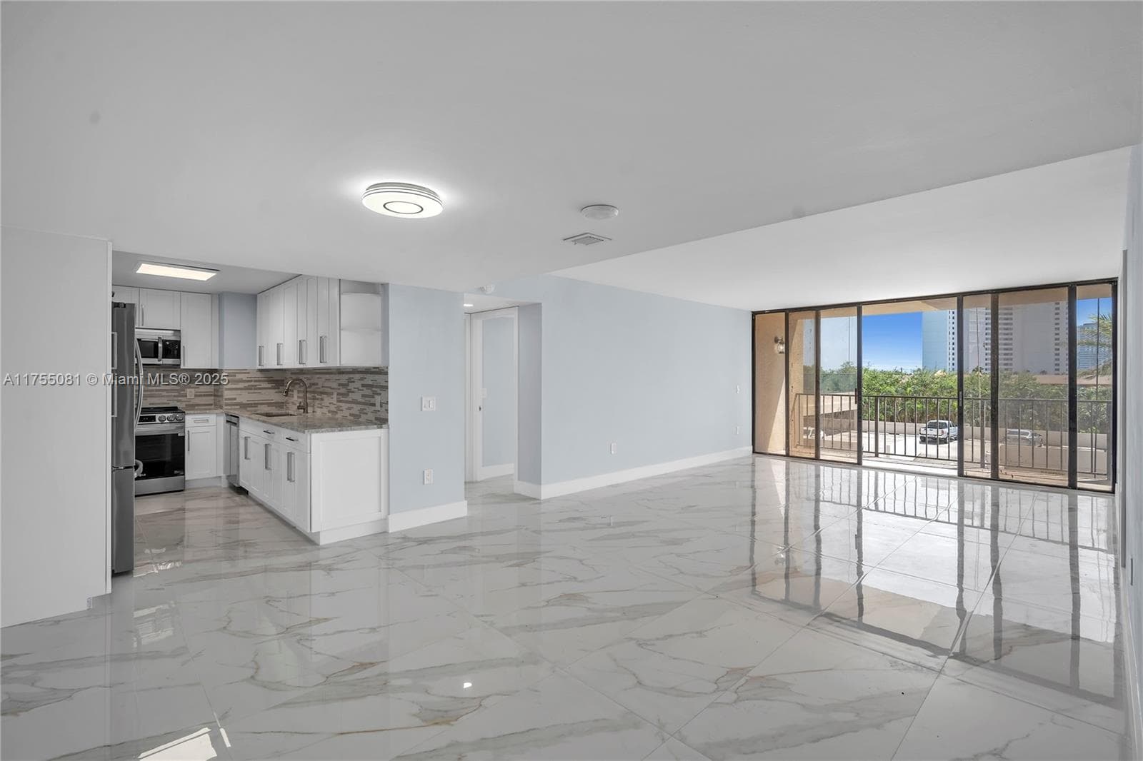 5600 Flagler Dr 304 photo 10