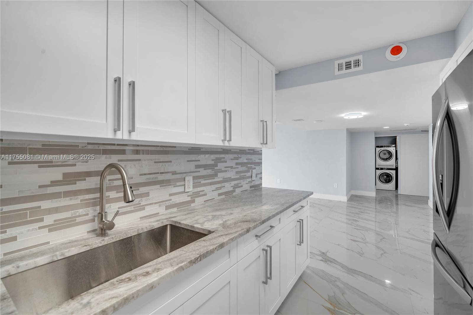 5600 Flagler Dr 304 photo 14