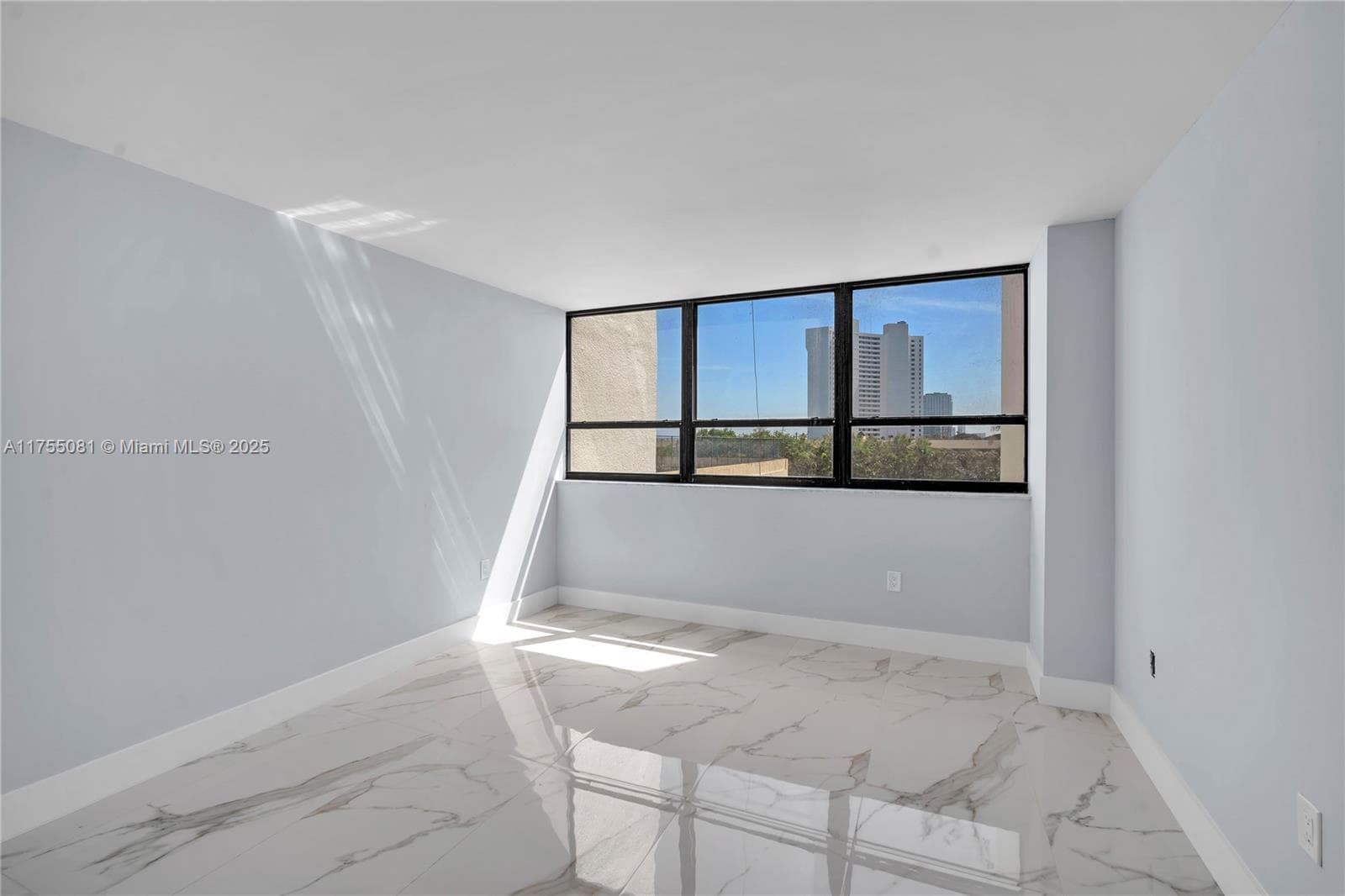 5600 Flagler Dr 304 photo 19