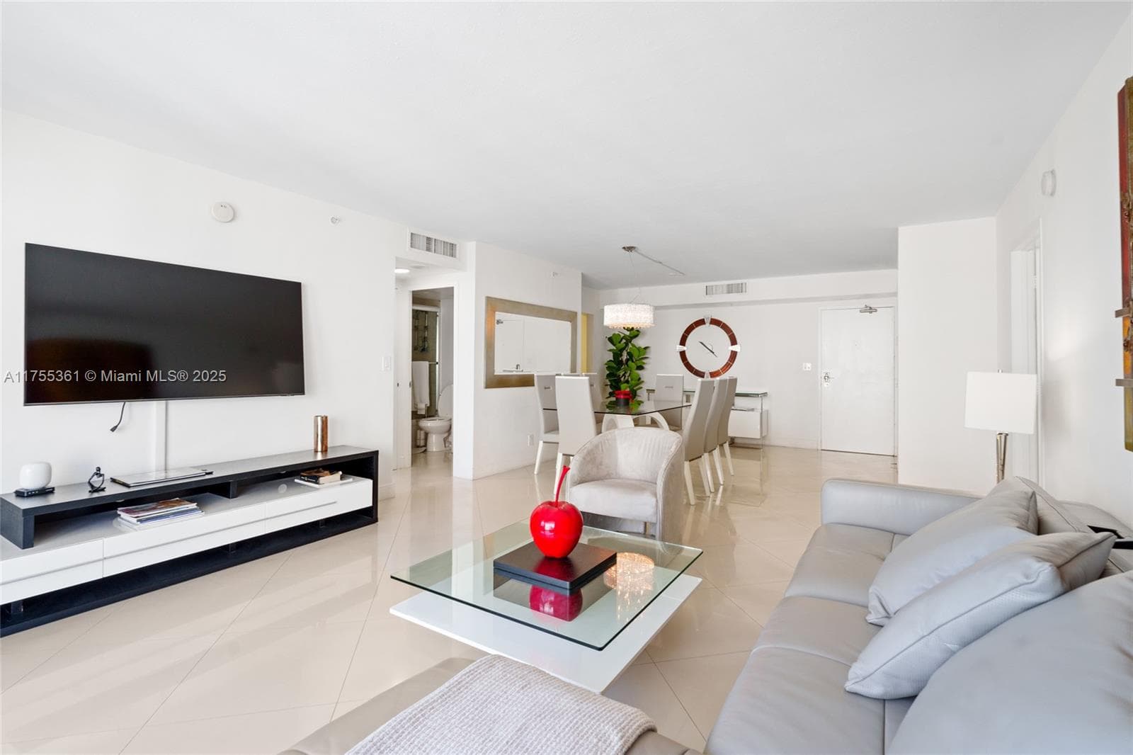 9195 Collins Ave 1103 photo 6