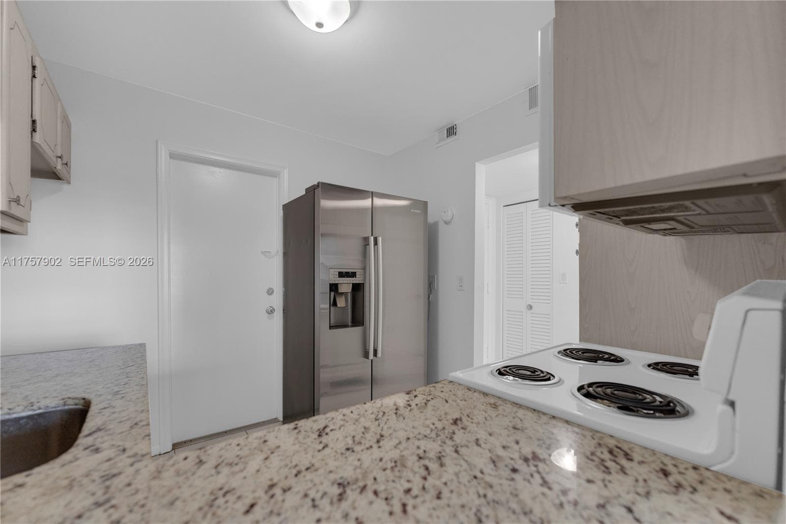 1817 S Ocean Dr 827 photo 6