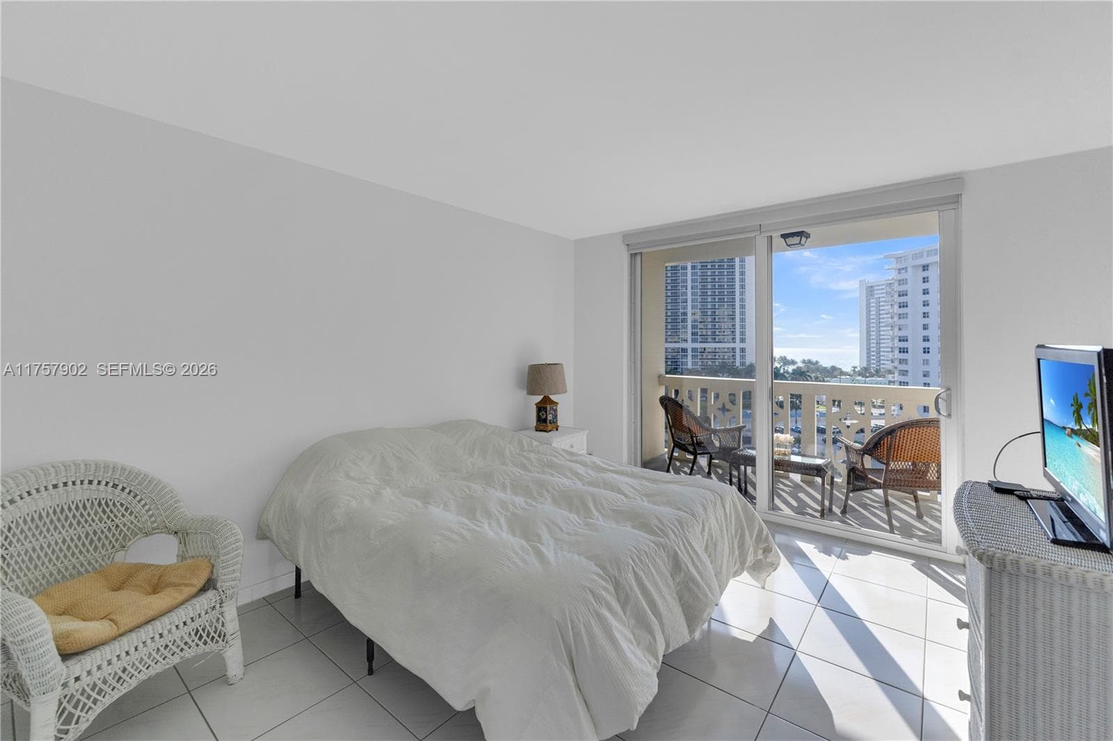 1817 S Ocean Dr 827 photo 13