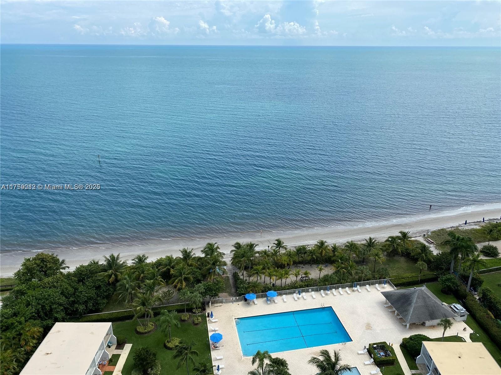881 Ocean Dr 22F photo 2