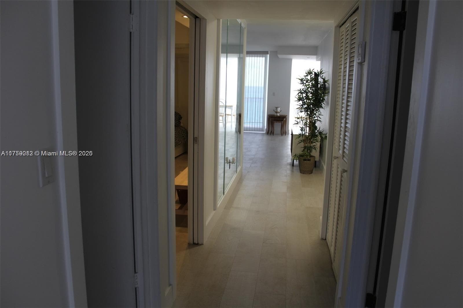 881 Ocean Dr 22F photo 15