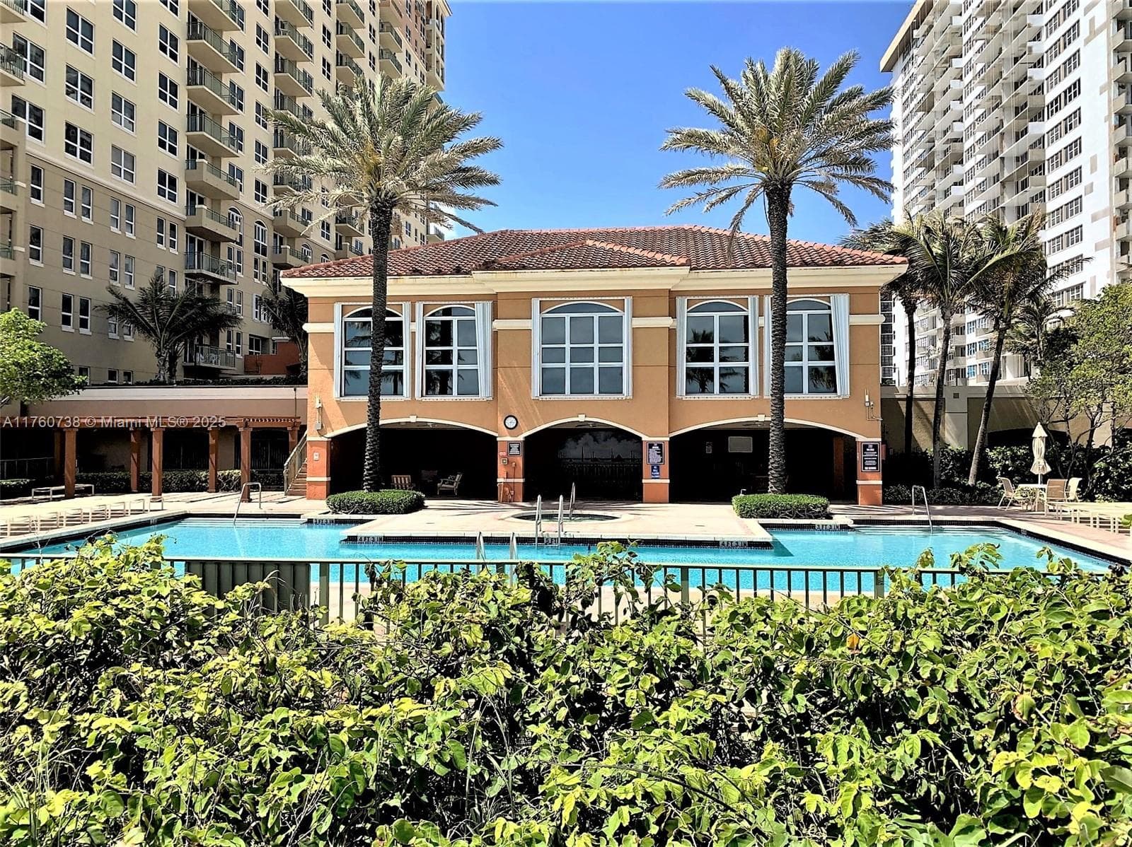 2080 Ocean Drive 304 photo 25