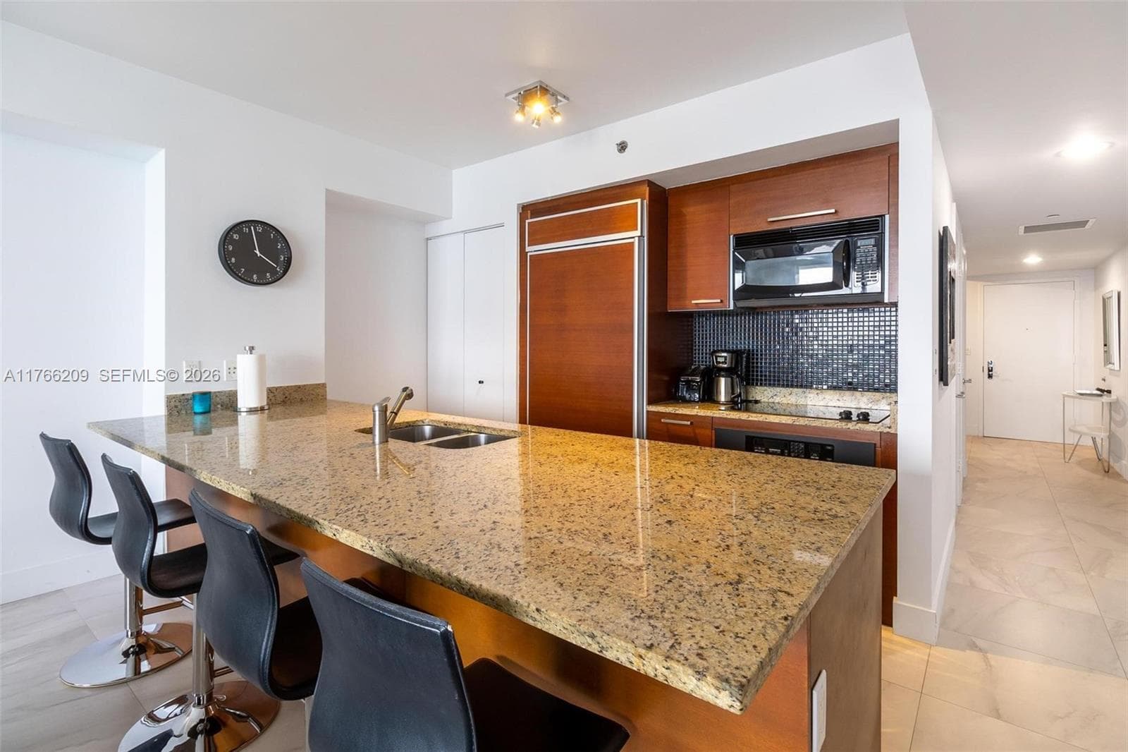 1830 S OCEAN DR 4705 photo 2