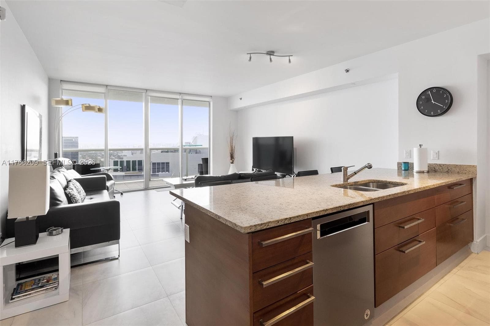 1830 S OCEAN DR 4705 photo 3