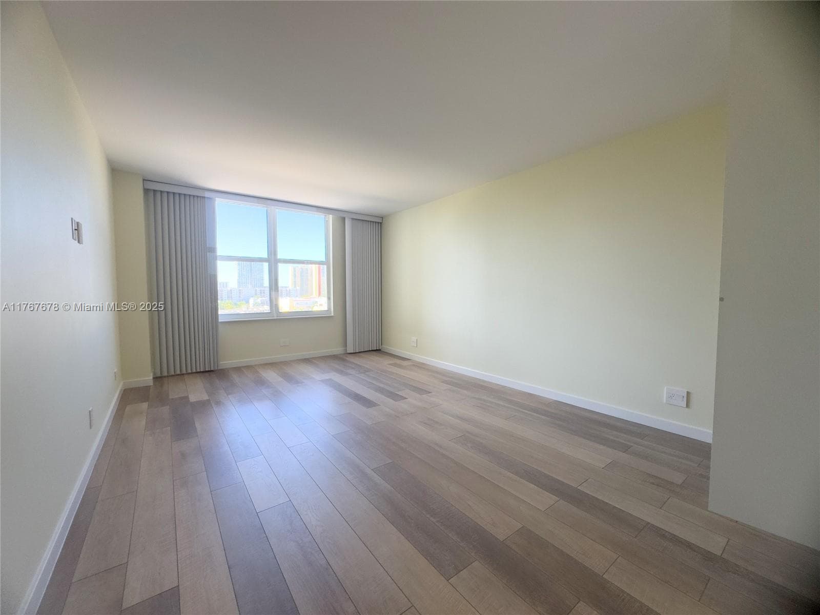 230 174th St 1015 photo 13