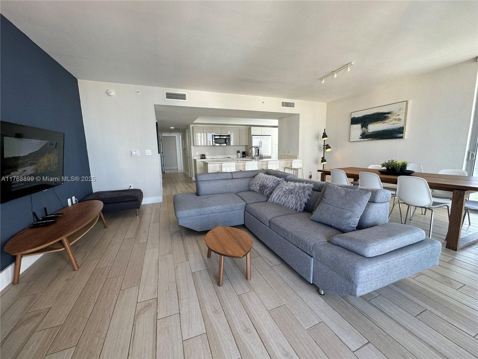 2600 Hallandale Beach Blvd T2202 photo 17