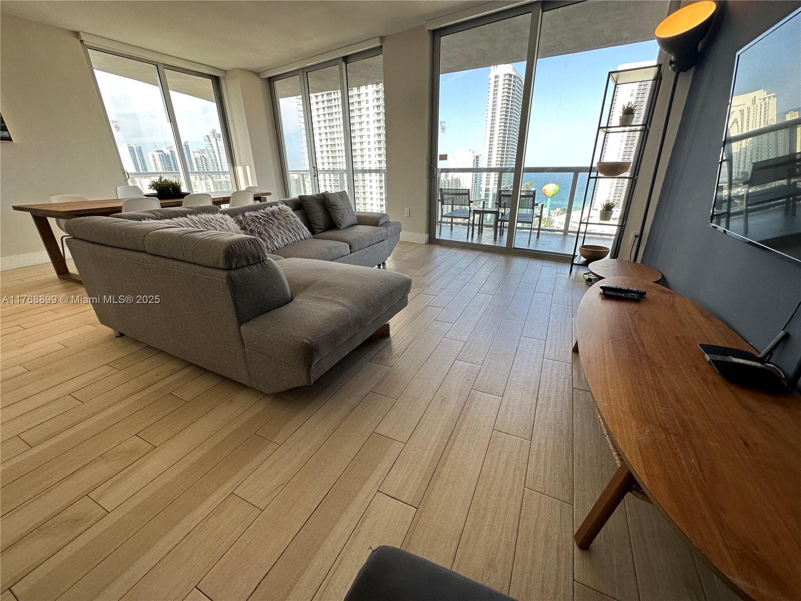 2600 Hallandale Beach Blvd T2202 photo 22