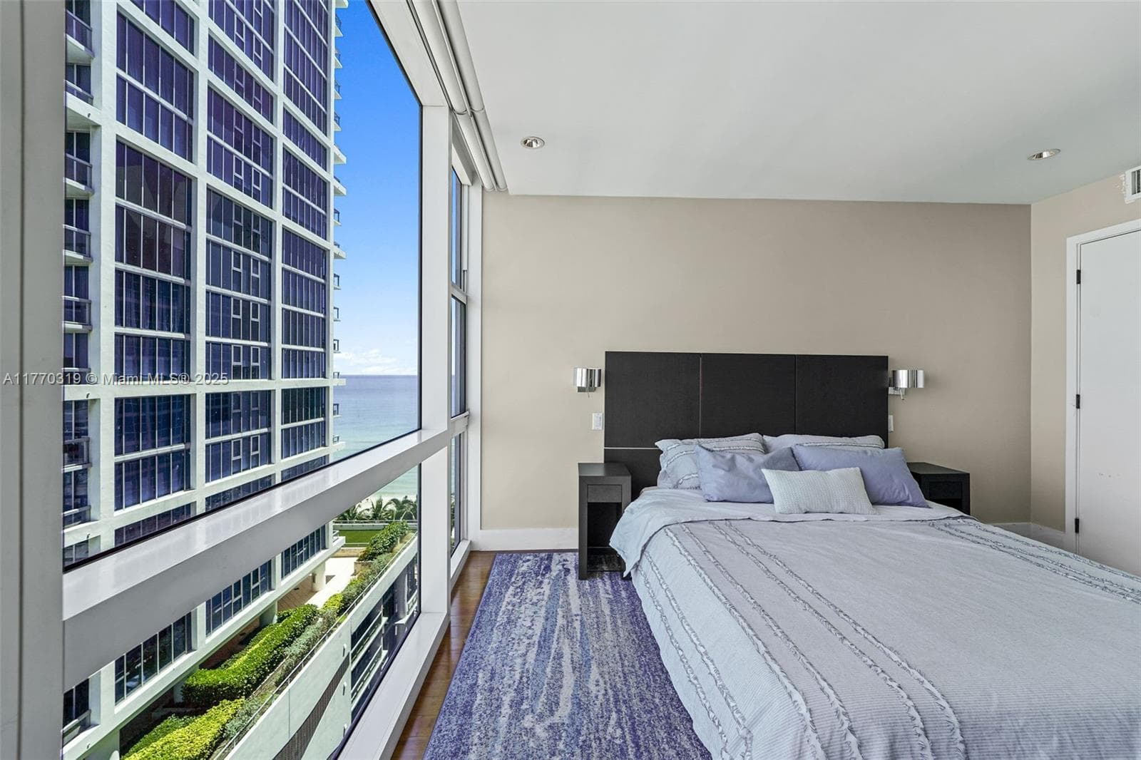 6801 Collins Ave 1214(door1203) photo 1