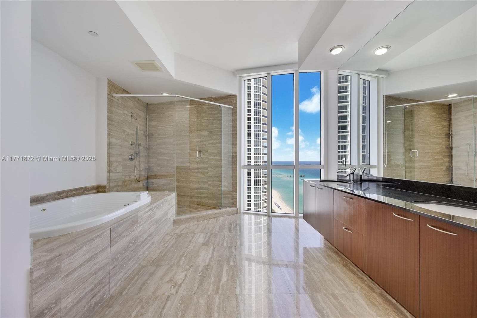 15811 Collins Ave 2101 photo 17