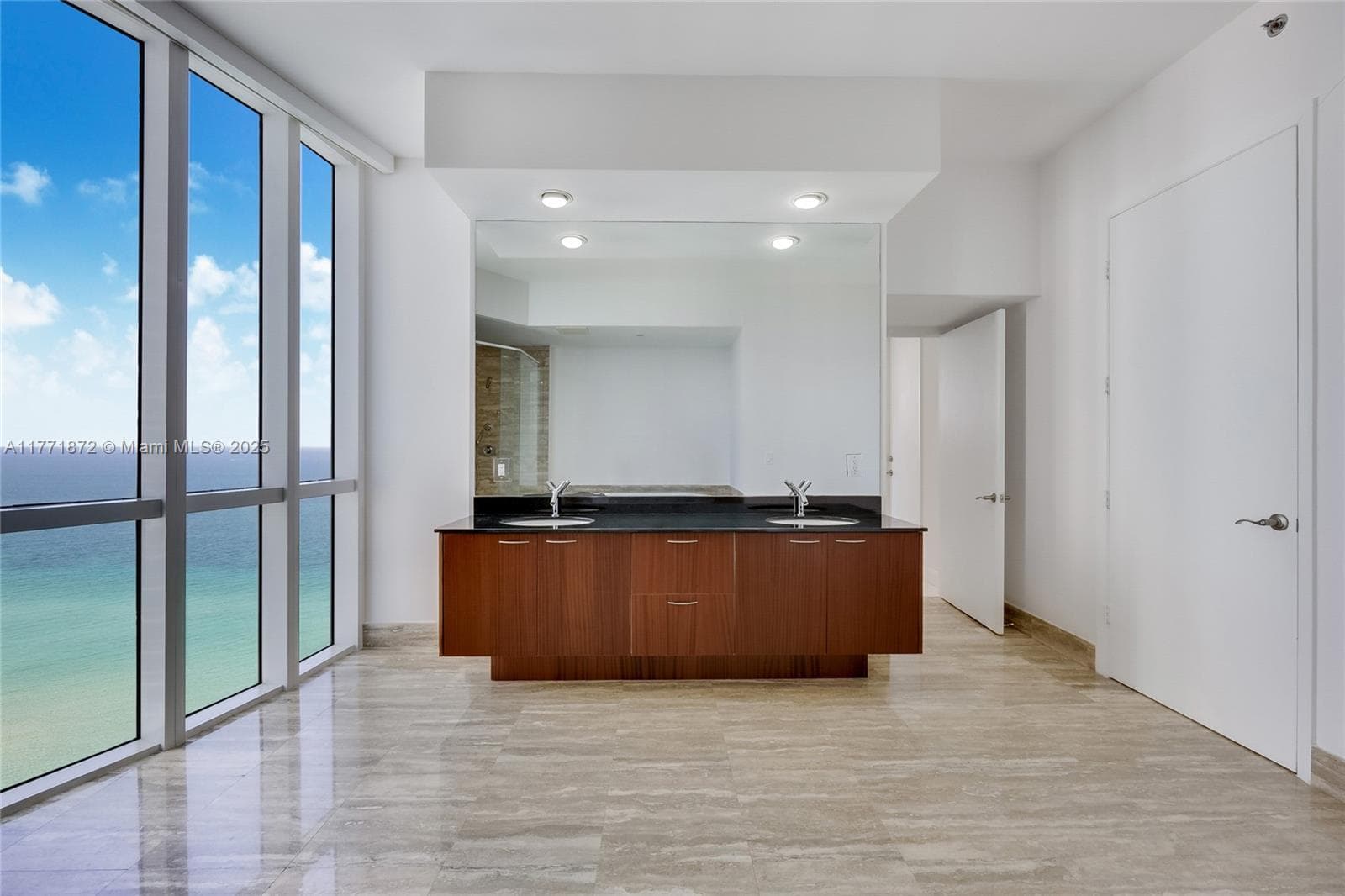 15811 Collins Ave 2101 photo 18
