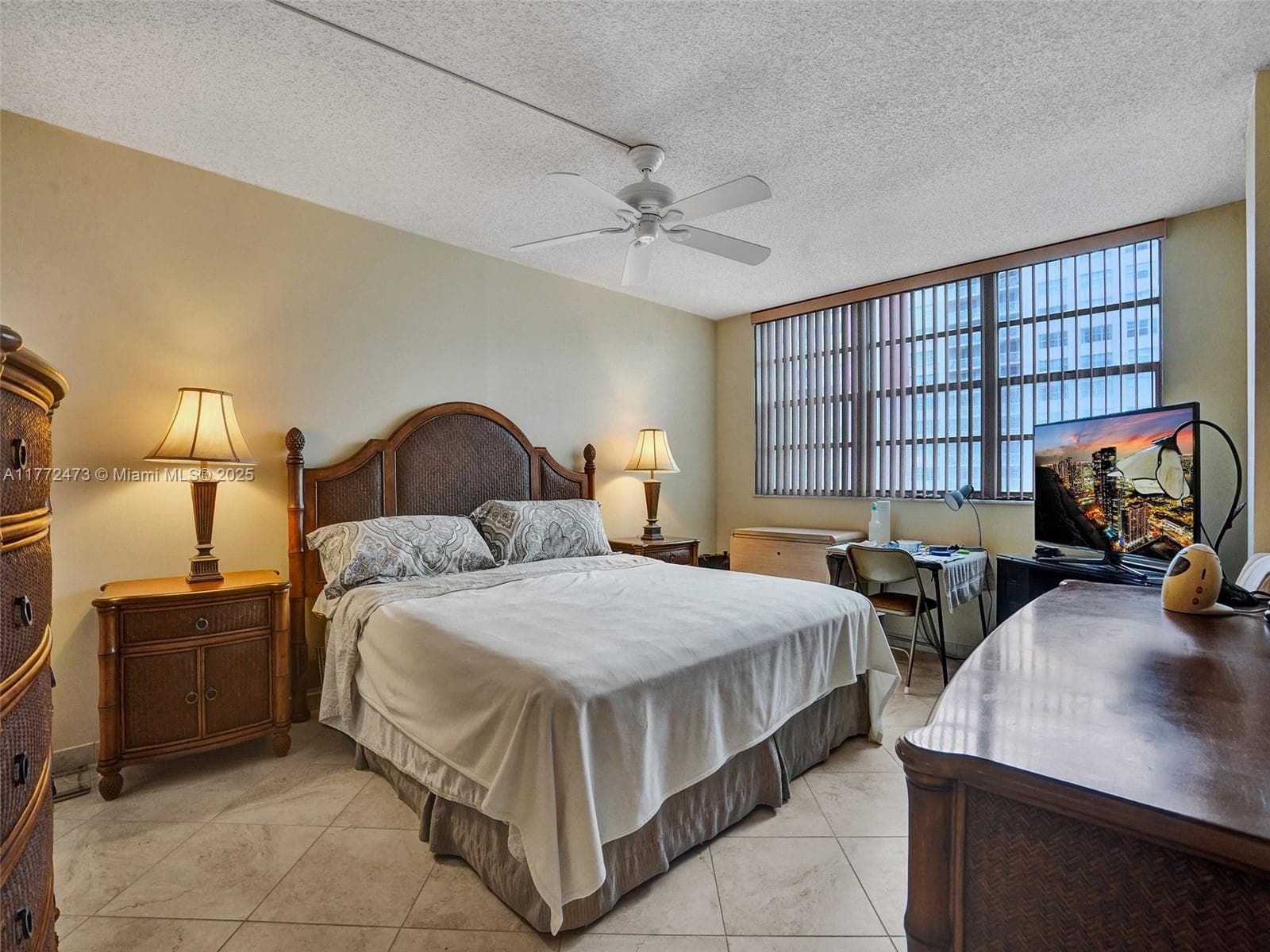 3113 S Ocean Dr 710 photo 4