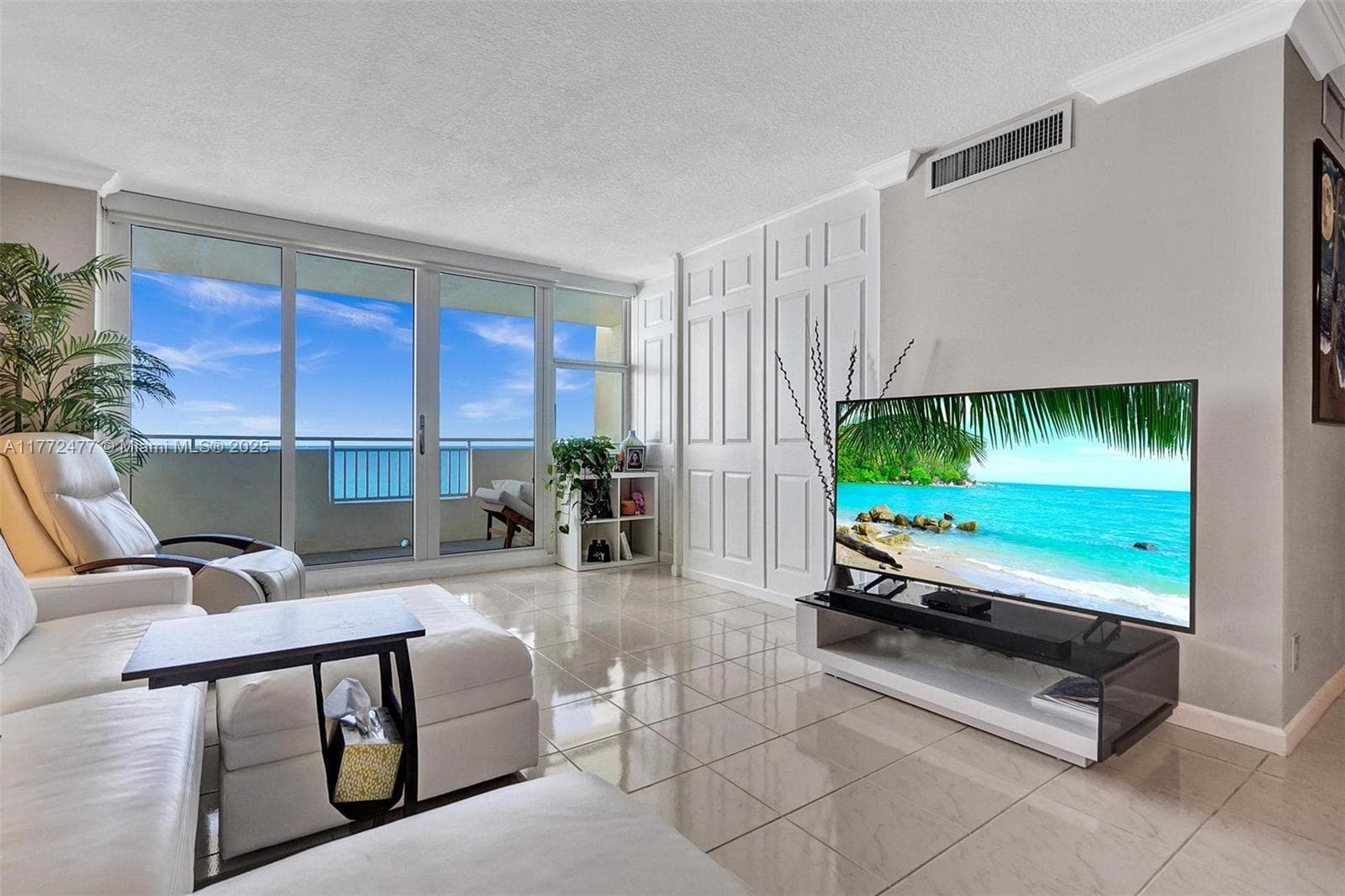 3180 S Ocean Dr 1504 photo 2