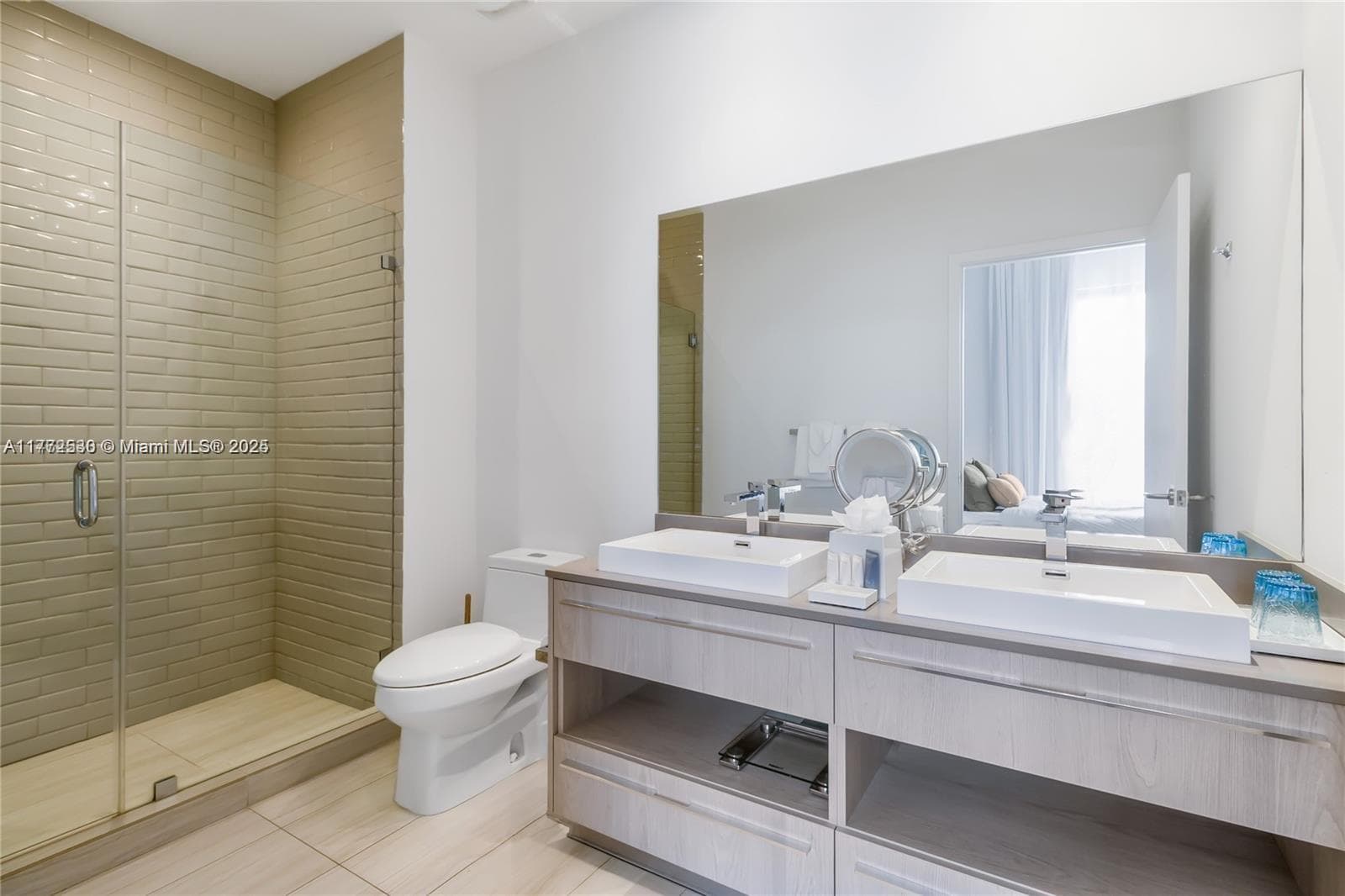 4010 Ocean Dr R406 photo 8