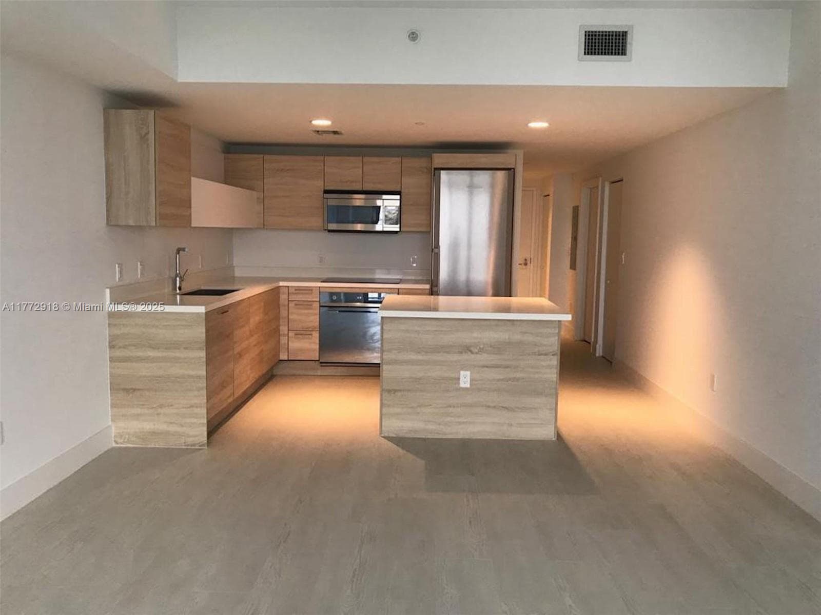 16385 Biscayne Blvd Unit 1902 photo 2