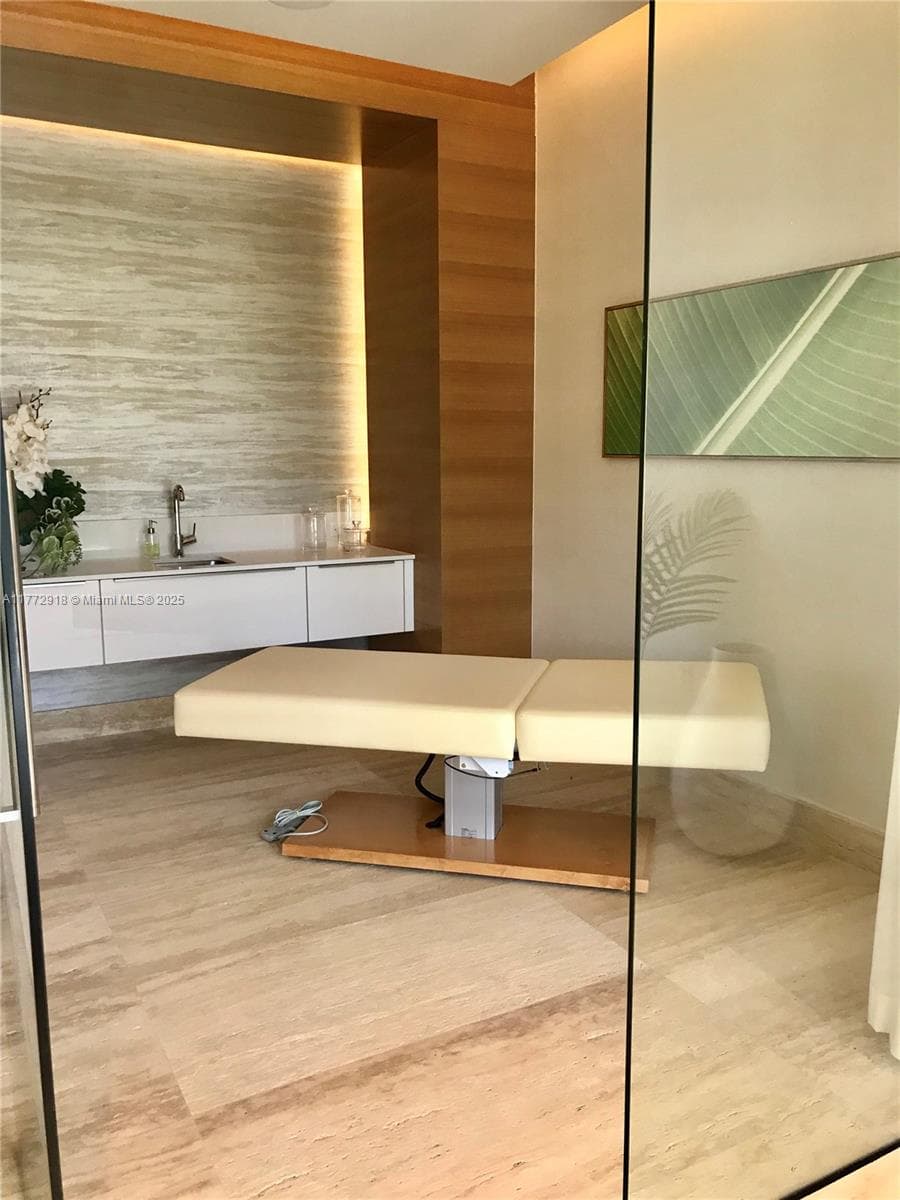 16385 Biscayne Blvd Unit 1902 photo 14