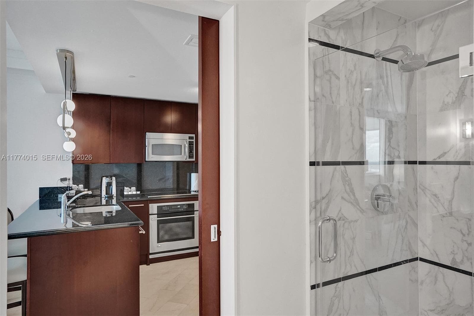 4391 Collins Ave 913/914 photo 24