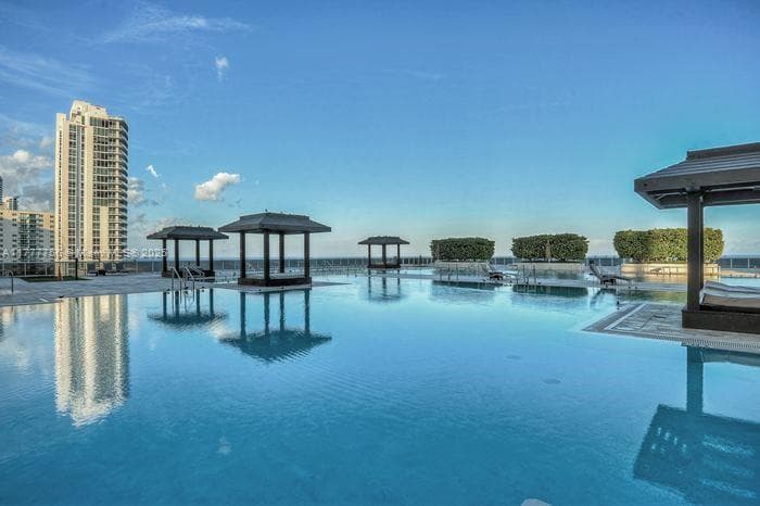 1830 Ocean Dr 2409 photo 23