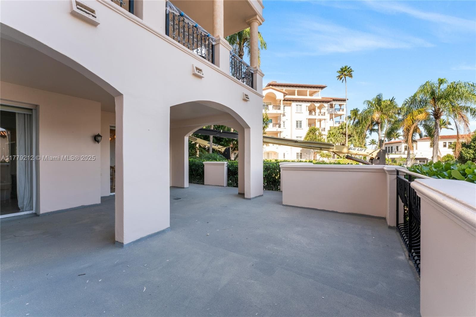 19112 Fisher Island Dr 19112 photo 3