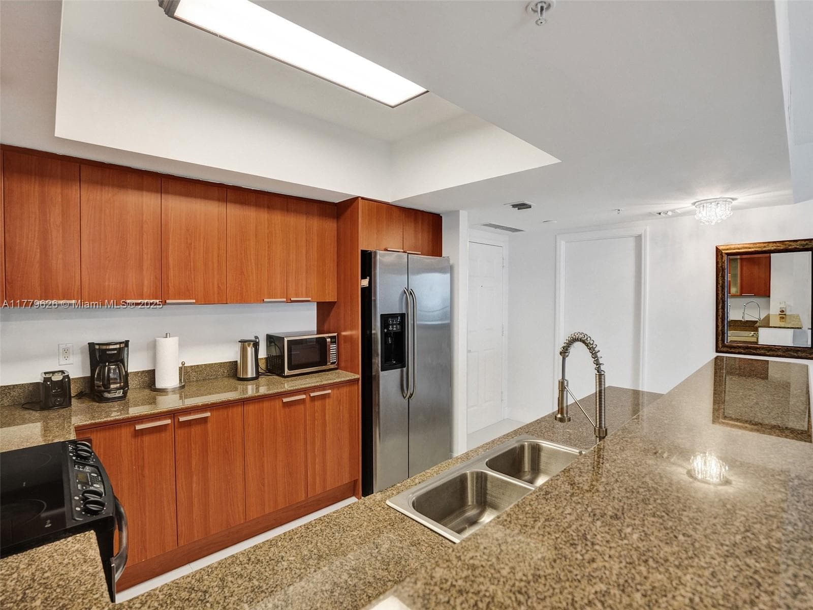 16699 Collins Ave 2305 photo 4