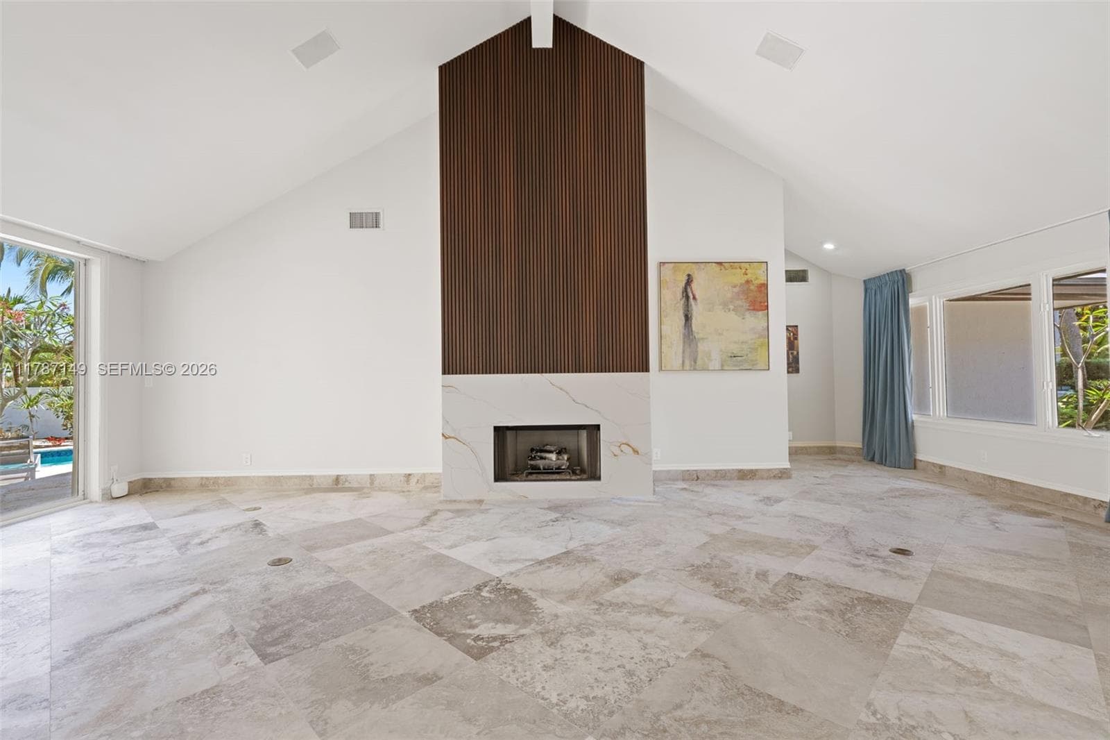 2561 Lucille Dr photo 16