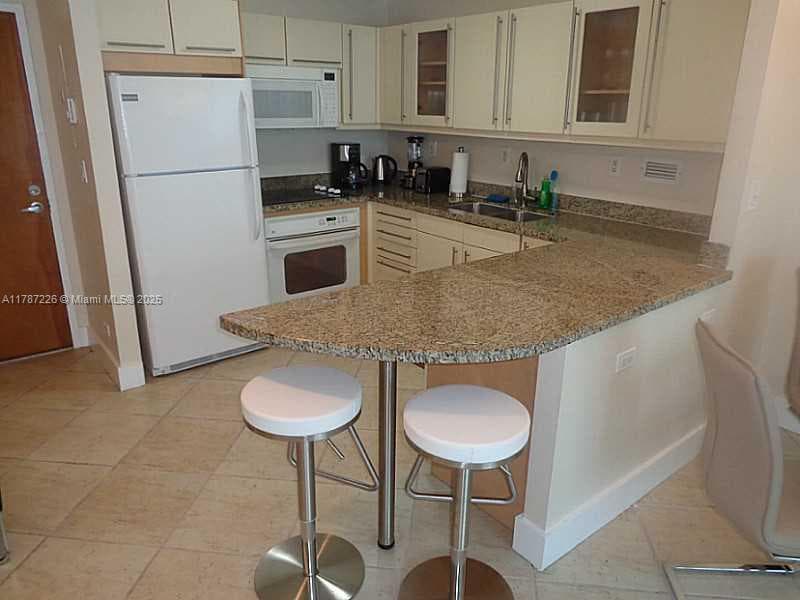 2301 COLLINS AV 1221 (Available JULY 20) photo 16