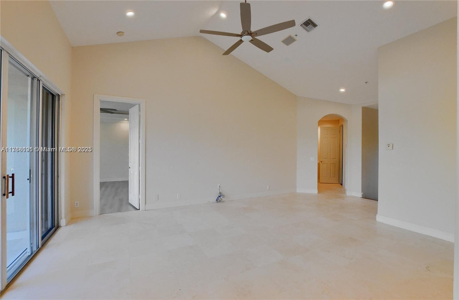 23 Royal Palm Way 16 photo 11