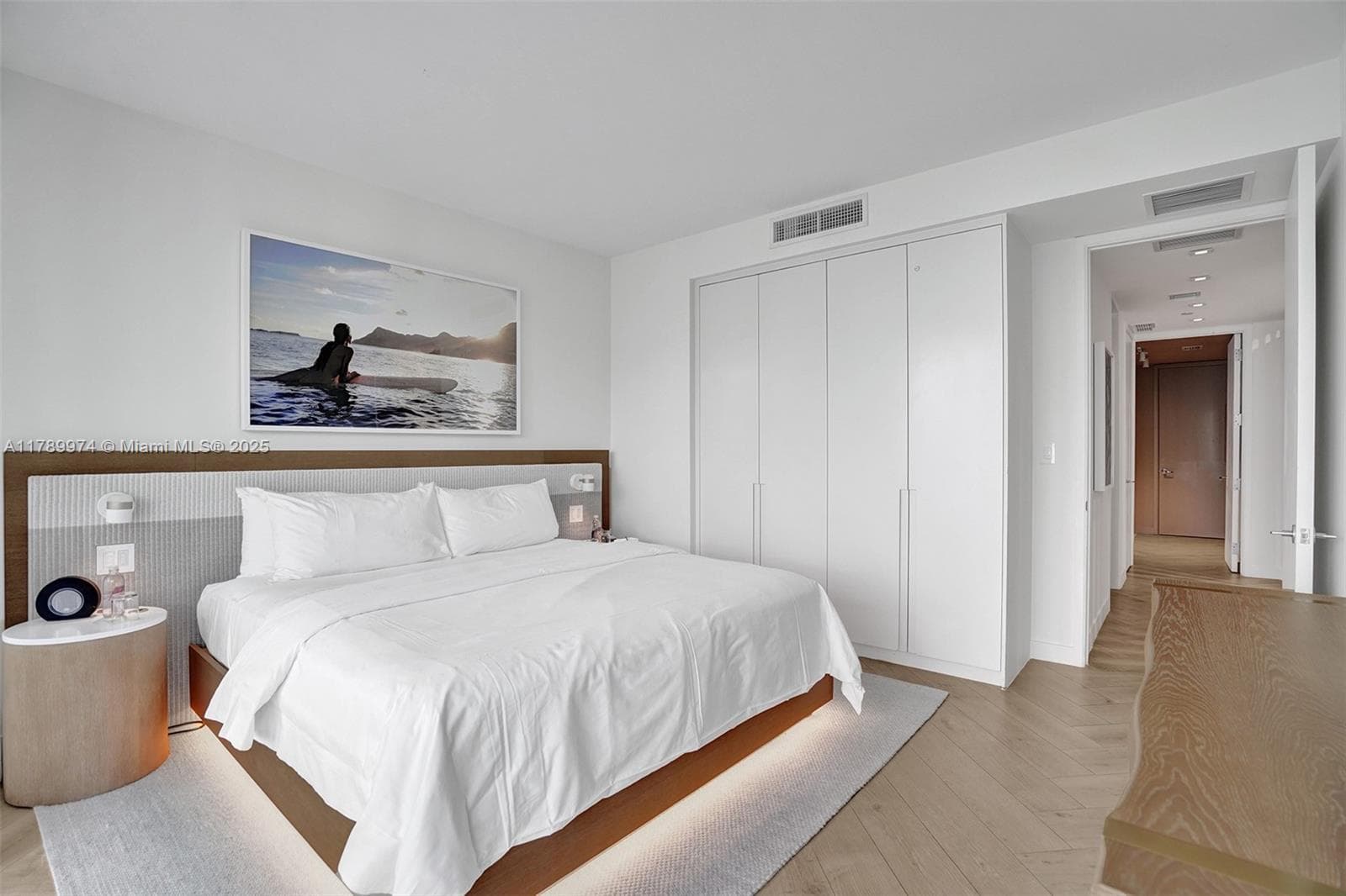 2201 Collins Ave 1215 photo 6