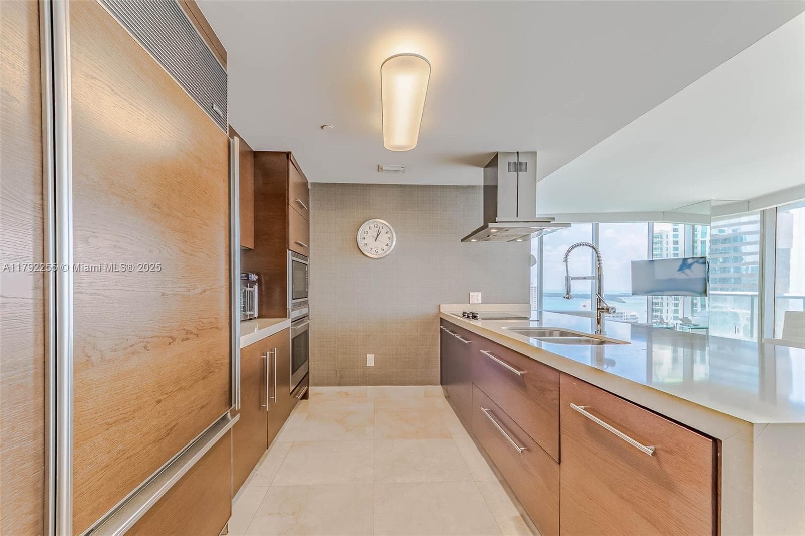 495 Brickell Ave 2801 photo 3