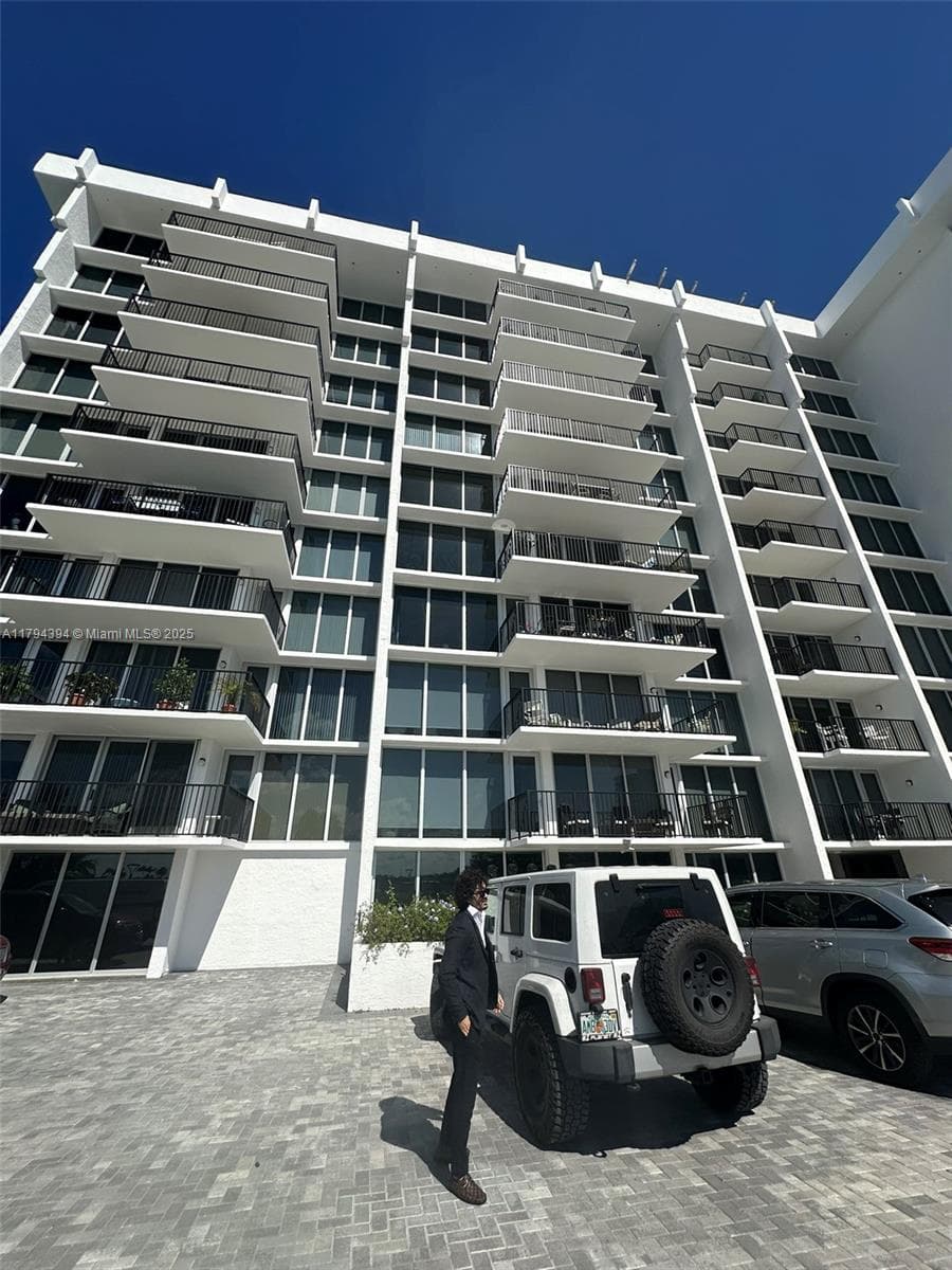 4750 Ocean Blvd 401 photo 9