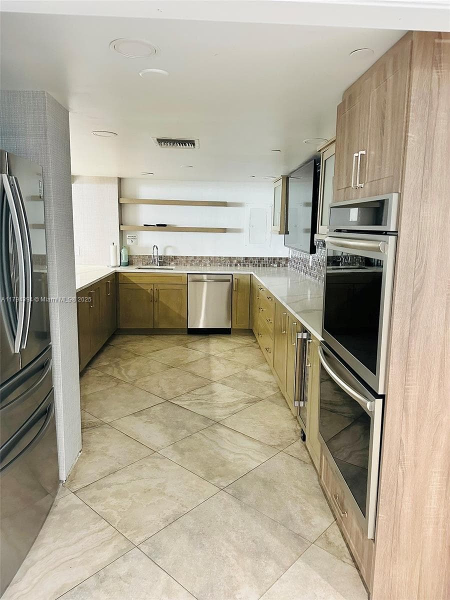 4750 Ocean Blvd 401 photo 11