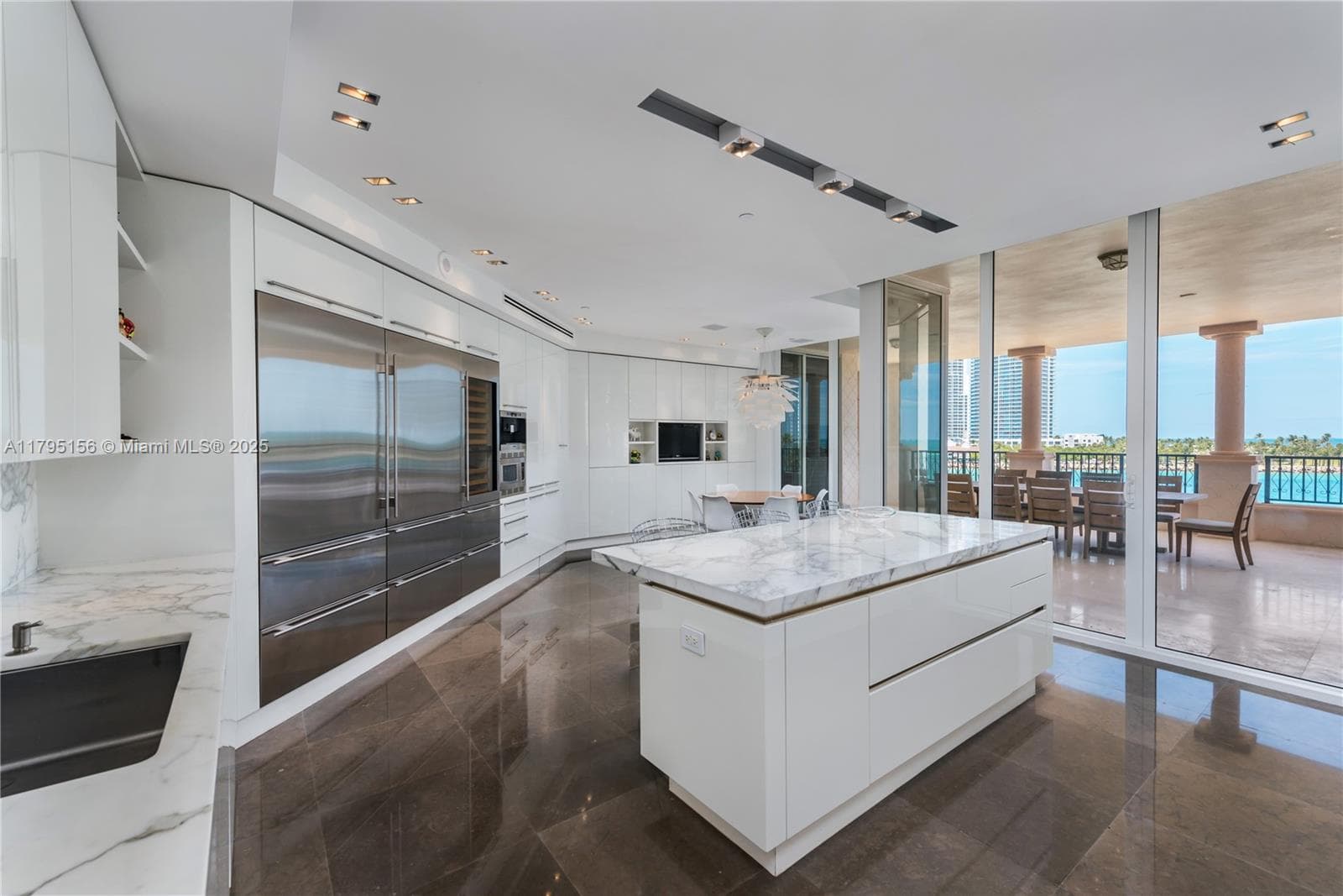 7143 Fisher Island Dr 7143 photo 11
