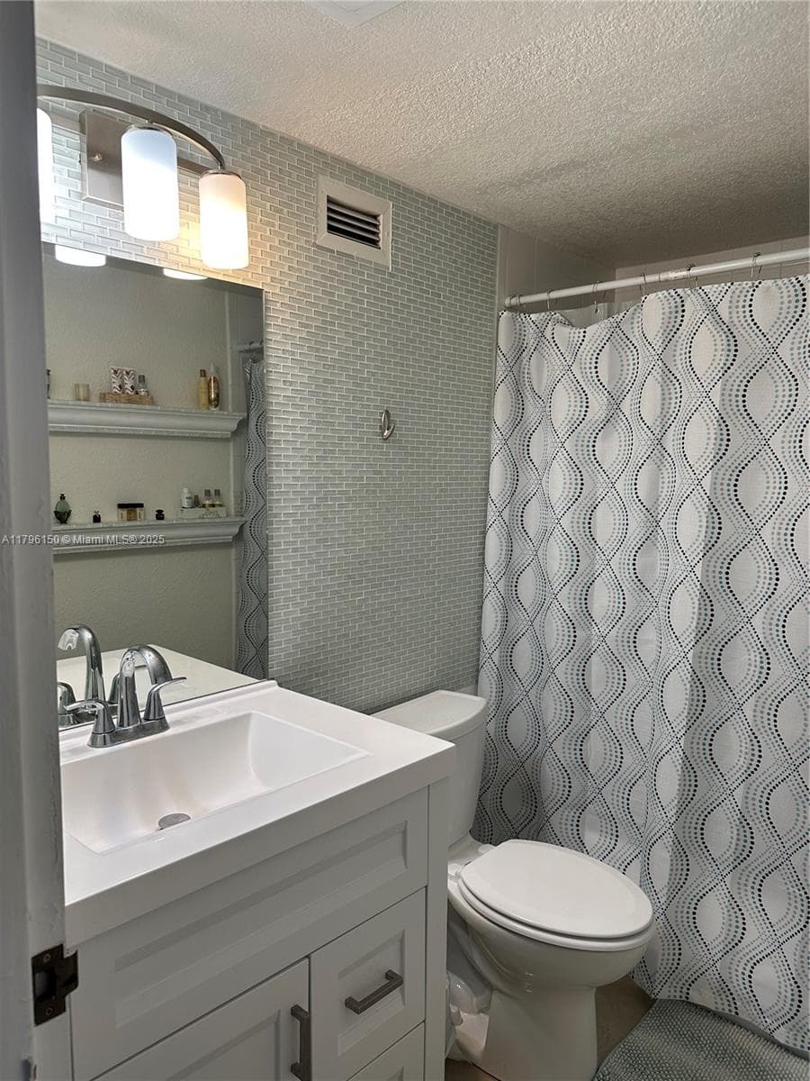 2501 Ocean Dr 1228 photo 19