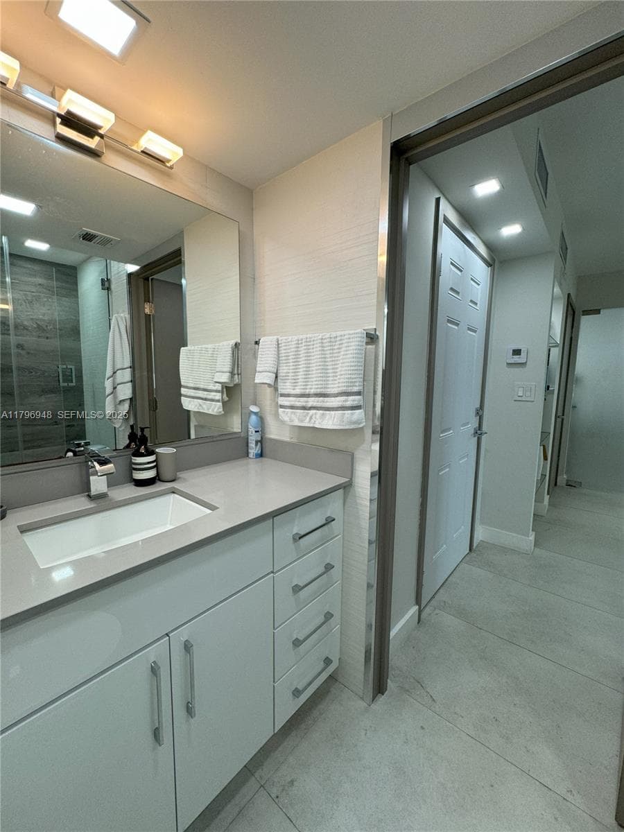 9500 W Bay Harbor Dr 6B photo 18