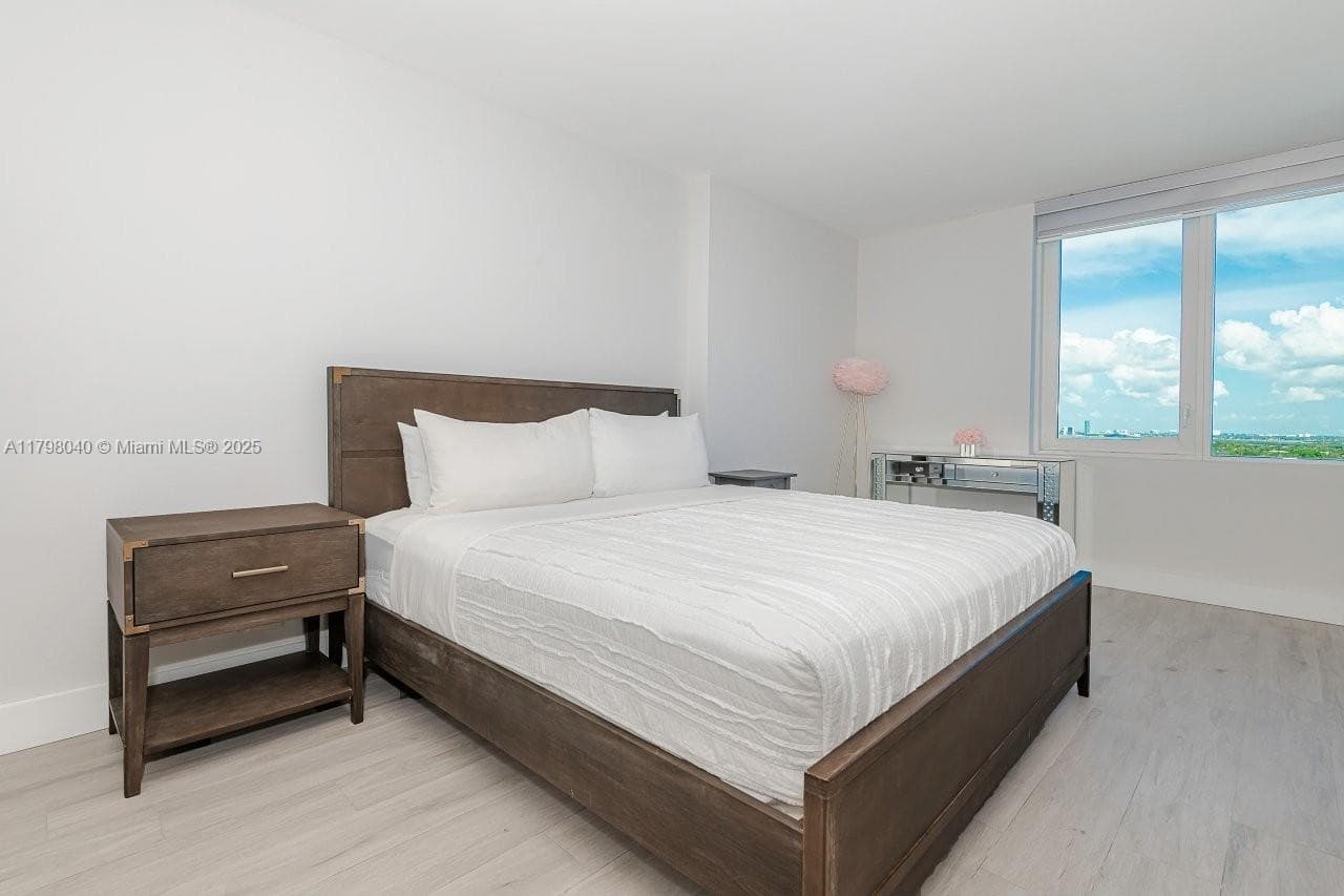 2301 Collins Ave 1531 photo 8