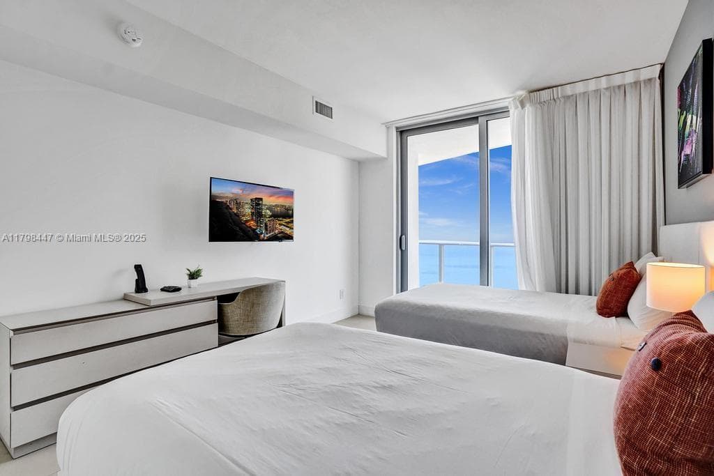 4111 Ocean Dr 2803 photo 22