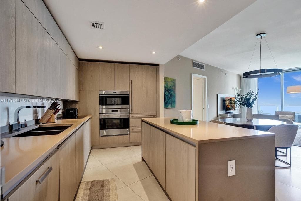 4111 Ocean Dr 2803 photo 7