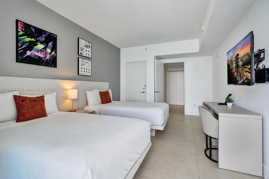 4111 Ocean Dr 2803 photo 20