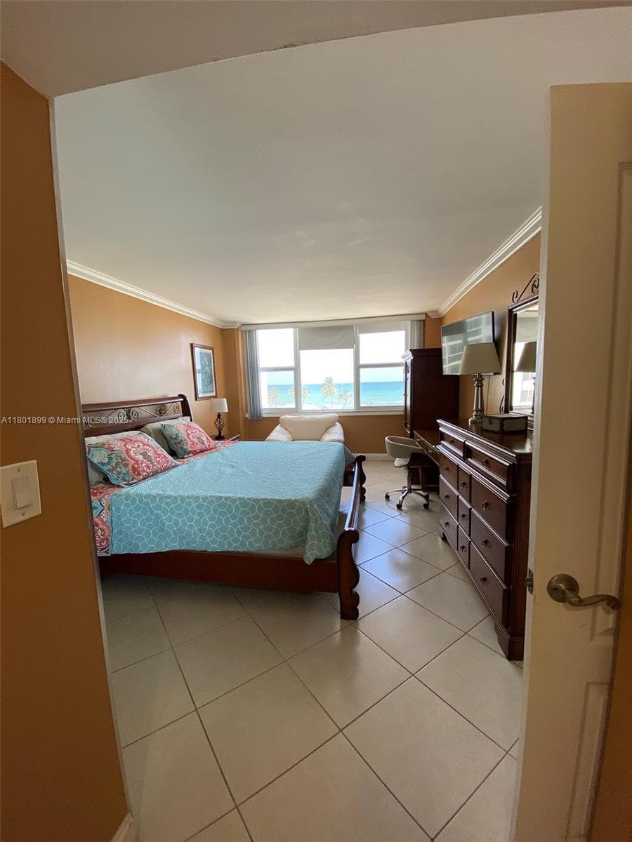 3180 S Ocean Dr 403 photo 17