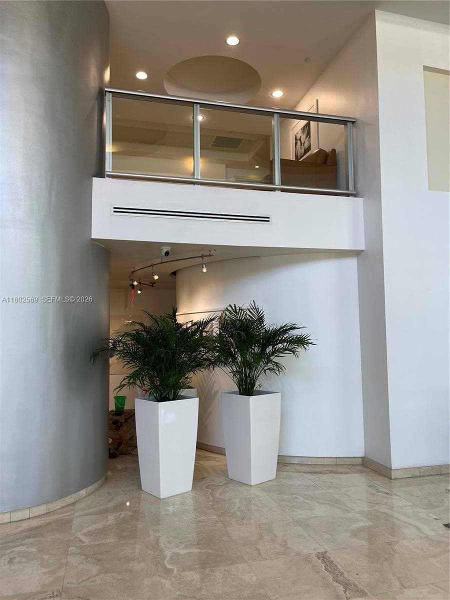 2080 Ocean Dr PH4 photo 22