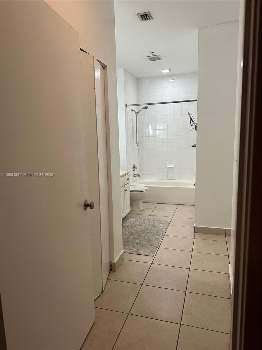 2001 Biscayne Blvd 3503 photo 23
