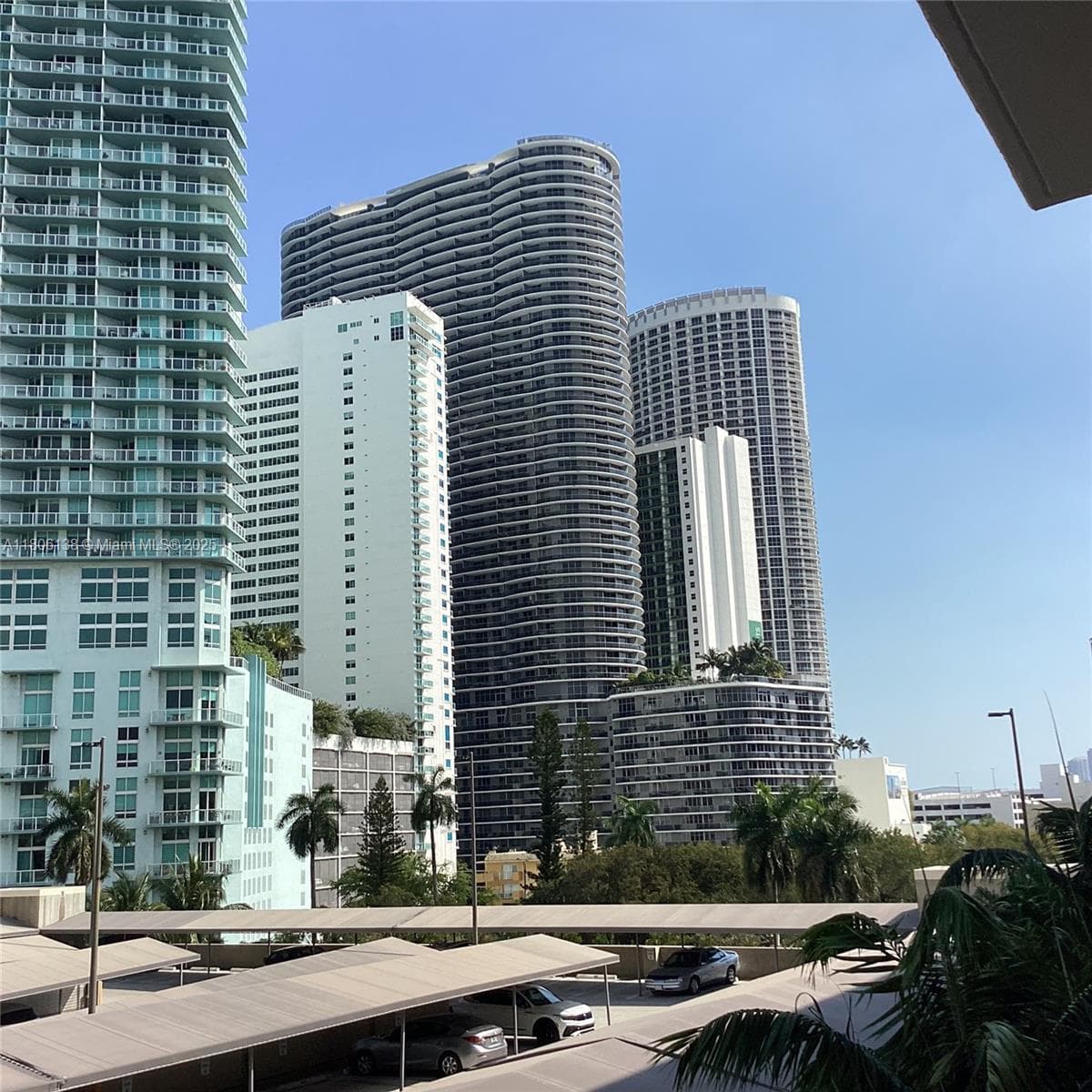 2001 Biscayne Blvd 3503 photo 2
