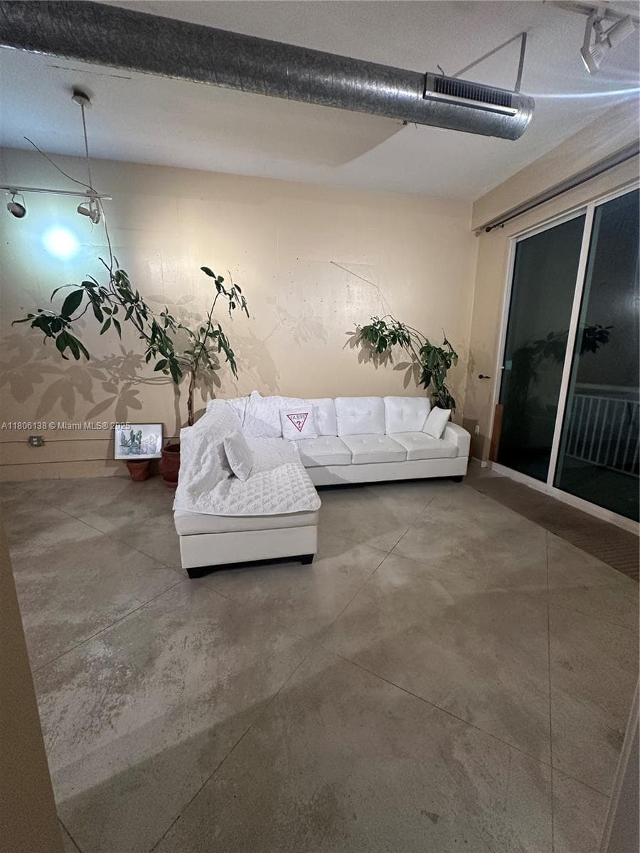 2001 Biscayne Blvd 3503 photo 6
