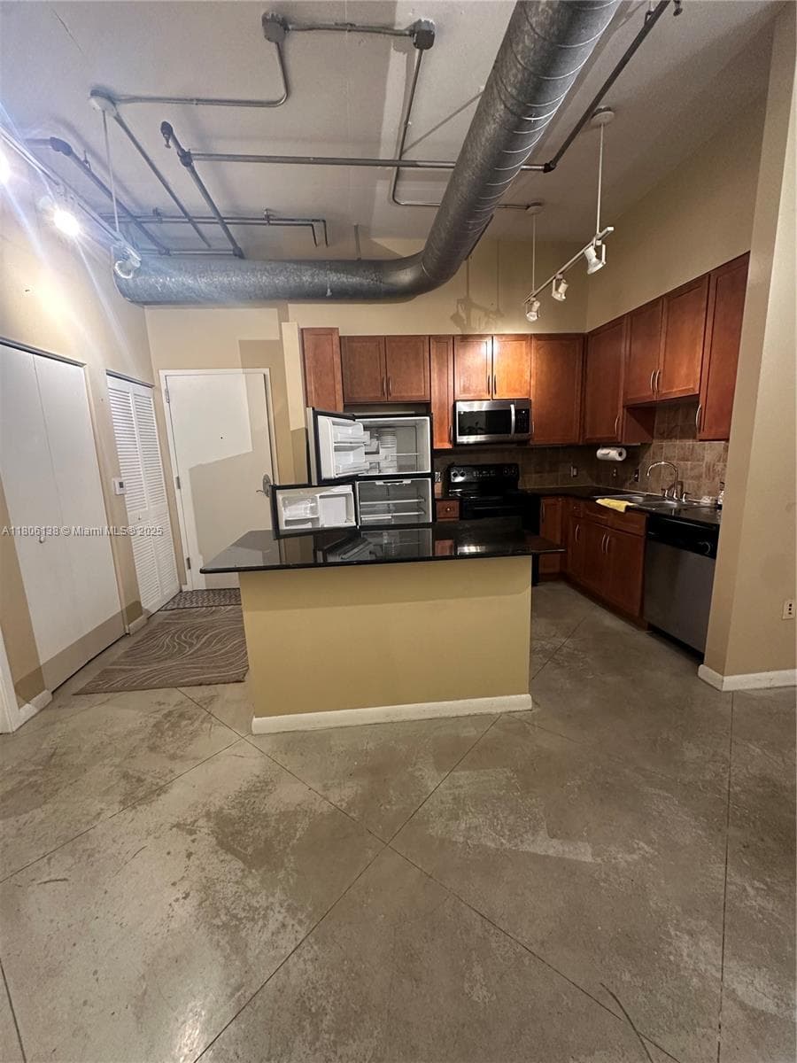 2001 Biscayne Blvd 3503 photo 17