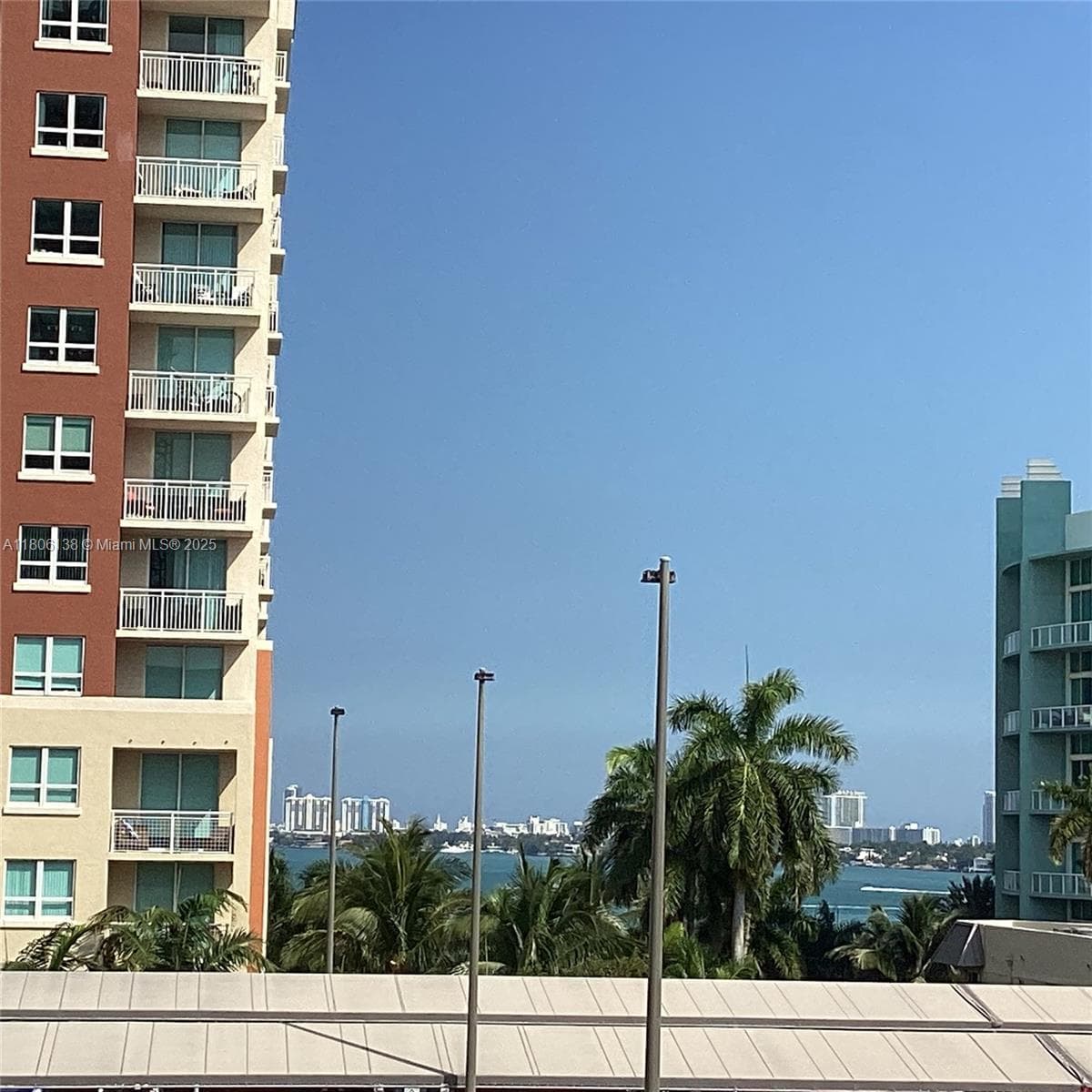 2001 Biscayne Blvd 3503 photo 1