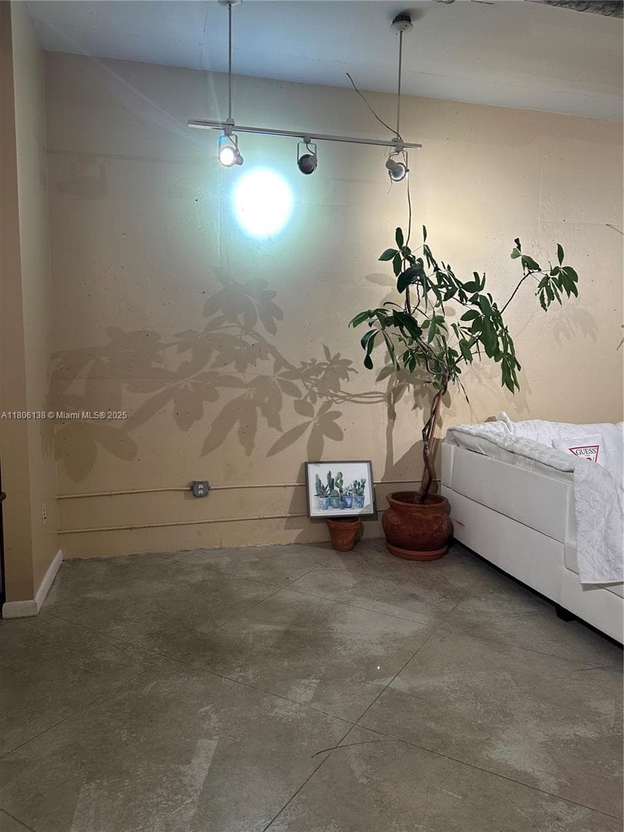 2001 Biscayne Blvd 3503 photo 9